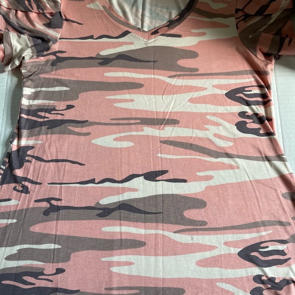 New listing *****Top pretty beige peach mix size large - Picture 3 of 6